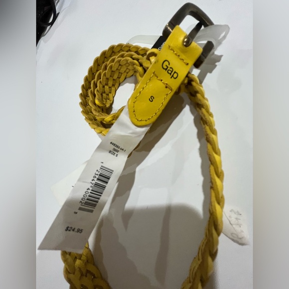 NWT gap braided, leather yellow belt size S - Picture 2 of 2